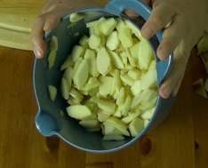 apple slices in a bowl