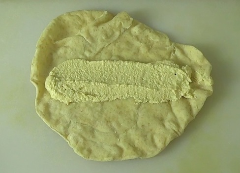 hummus on pita