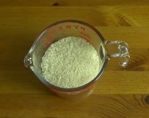 Calrose rice in a measuring cup