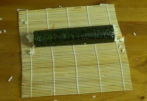 the finished sushi roll